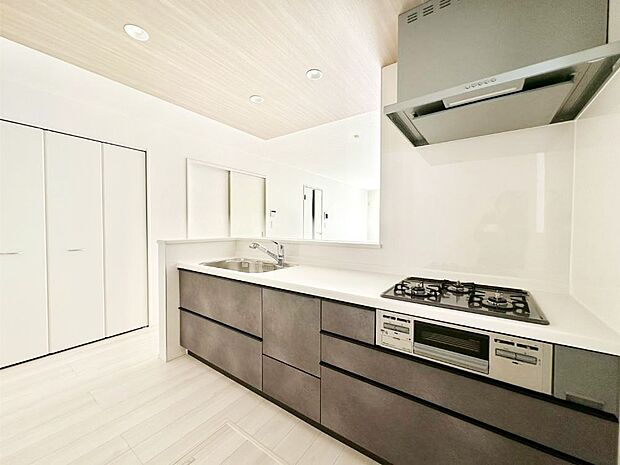 毎日使うキッチンだから、使いやすさ&お手入れのしやすさにこだわりました。