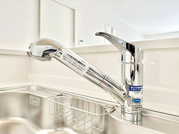 いつでも清潔なおいしいお水を。一つの水栓で水道水と浄水を使い分け。