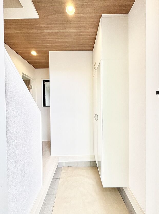 家族の帰宅やお客様をあたたかく迎える玄関  