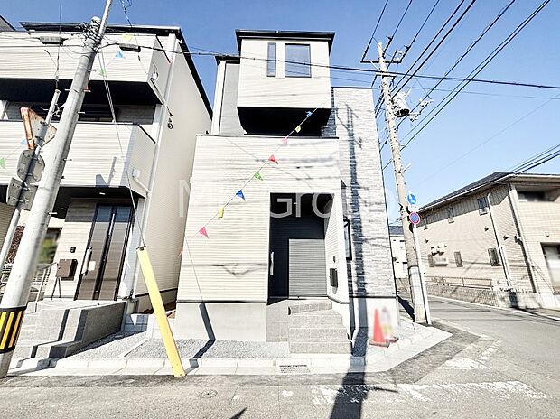 洗練された外観、上質な住空間が広がる室内は永く安心して過ごせる住居です。