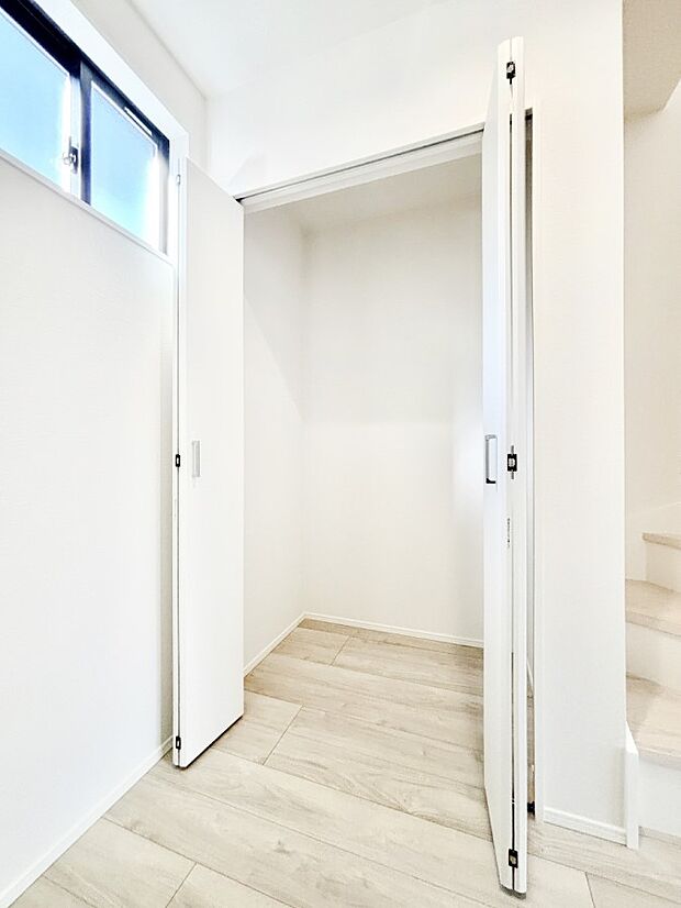 食材のストックはもちろん、日用品の収納など使い方はいろいろ