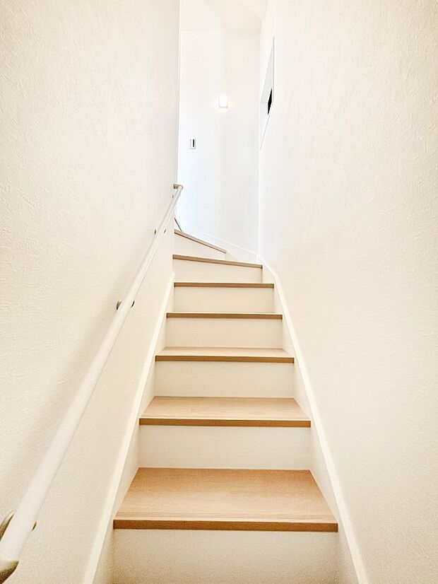 リビング階段が家族の笑顔と会話をつないでくれます  