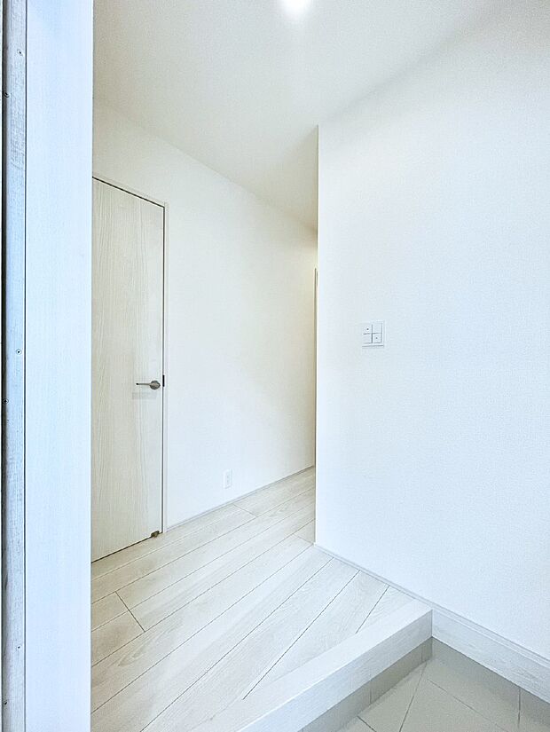 明るい玄関はお客様をお出迎えするのにぴったりです!