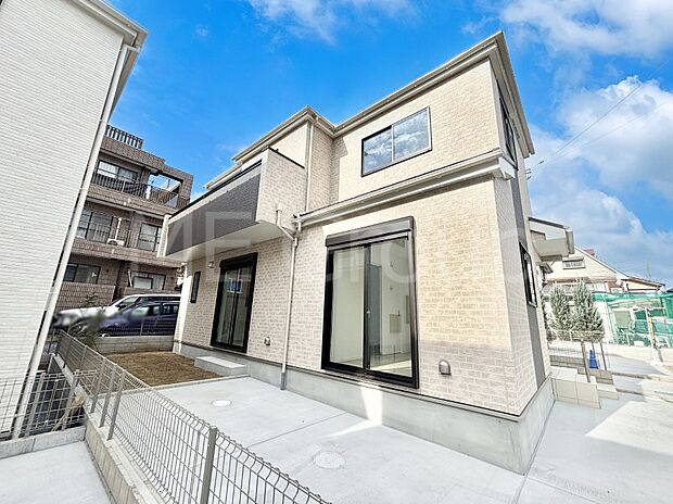 洗練された外観、上質な住空間が広がる室内は永く安心して過ごせる住居です。 