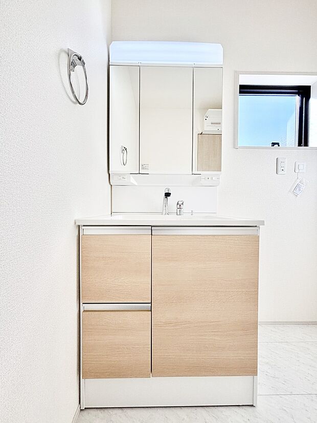 収納力と機能性に優れた洗面化粧台