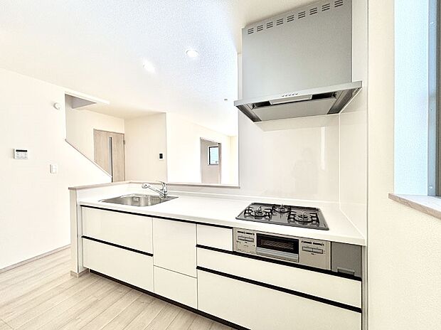 料理をしながらでもご家族との会話を楽しめる対面キッチン