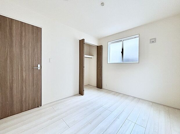 子供部屋にもおすすめな収納スペースたっぷりの居室