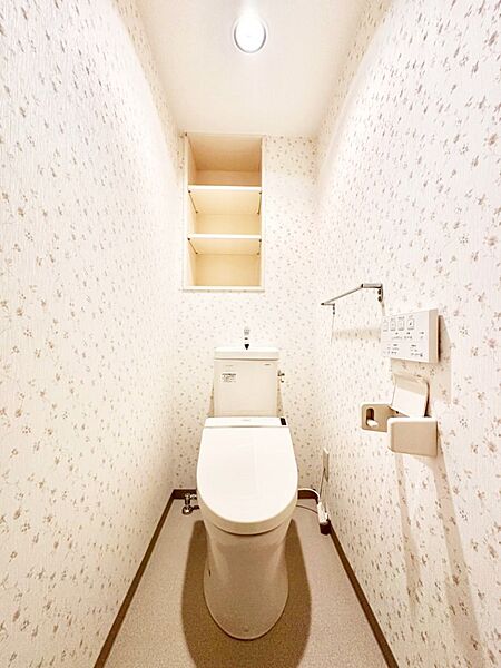 トイレは温水洗浄機能付き