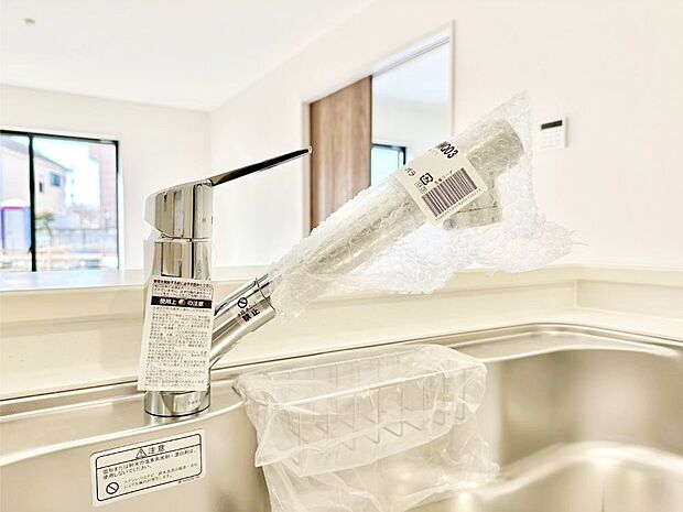 いつでも清潔なおいしいお水を。一つの水栓で水道水と浄水を使い分け。