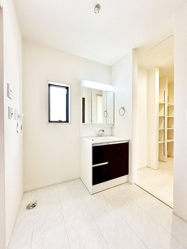 広々とゆとりのあるランドリースペース