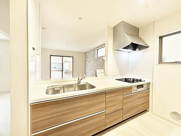 料理をしながらご家族との会話を楽しめる対面カウンターキッチン