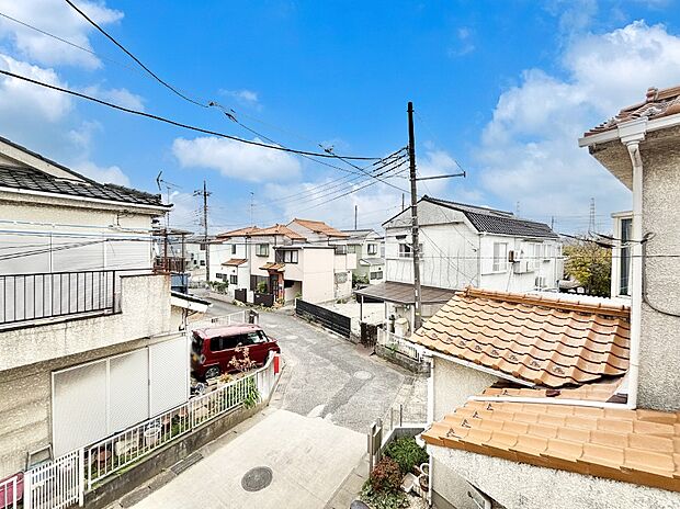 バルコニーからの眺望です。心地よい風が感じられそうですね！