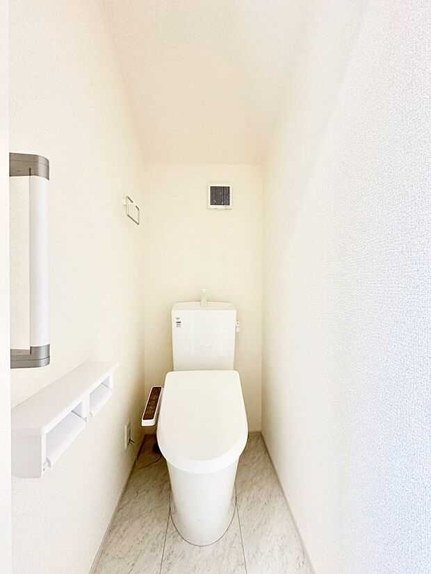 トイレは温水洗浄機能付き