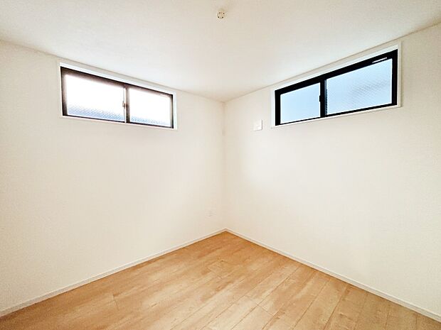 1階の納戸は収納はもちろん、居室としても利用できます。