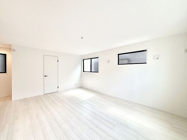 落ち着いた雰囲気のLDKは家族みんなの快適空間