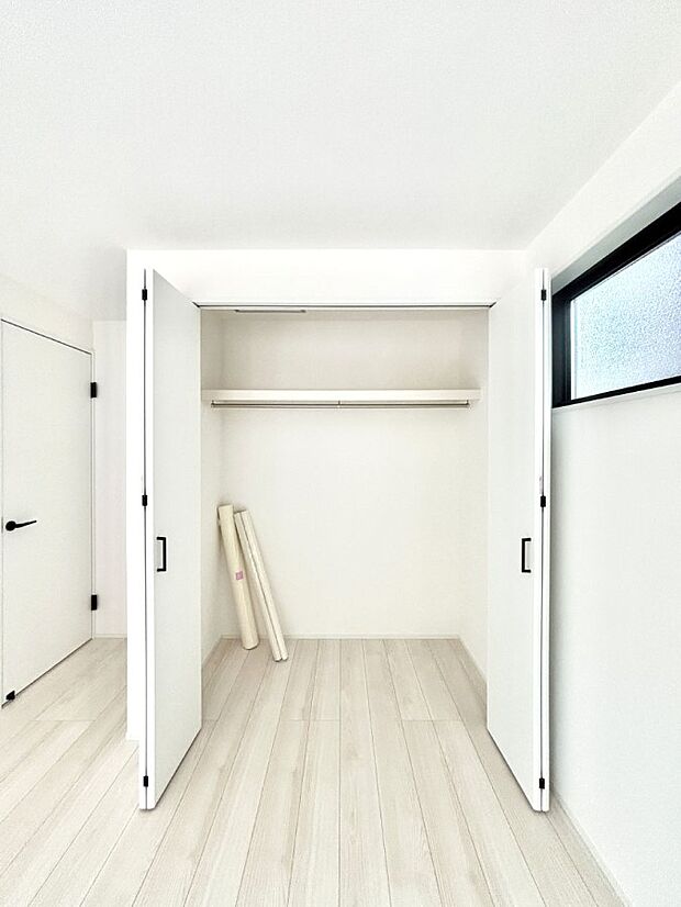 たっぷりの収納スペースで快適に暮らせそう 