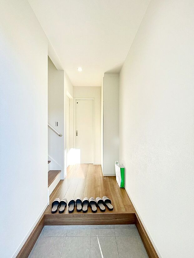 いつもきれいにしておきたい玄関ですね。