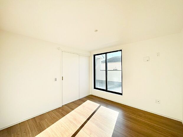 子ども部屋にぴったりの明るい空間。