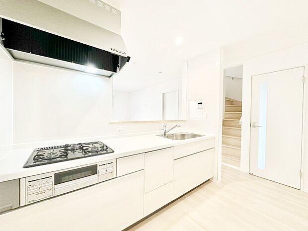 広々とした使い勝手の良いキッチンで日々のお料理も楽しくなりそう