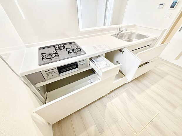 使いやすさを優先したスライド式収納タイプ!