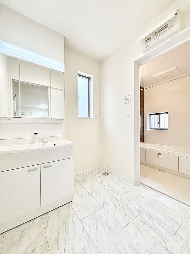 広々とゆとりのあるランドリースペース。  