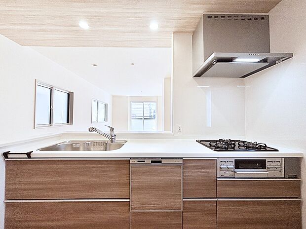 毎日使うキッチンだから、使いやすさ＆お手入れのしやすさにこだわりました。 