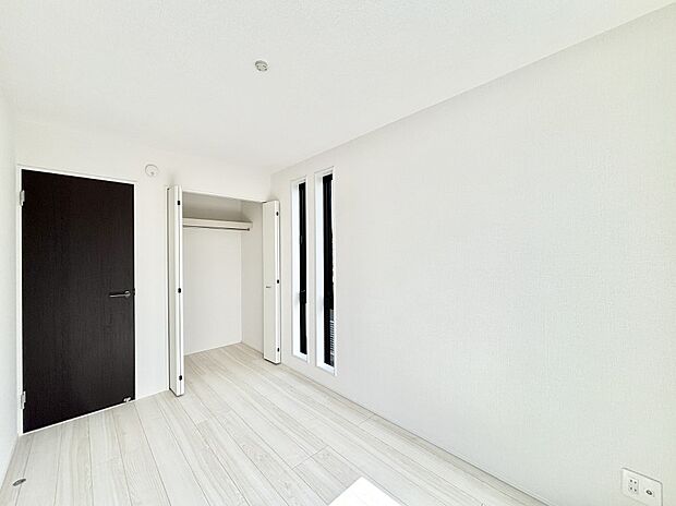 子供部屋にもおすすめな収納スペースたっぷりの居室