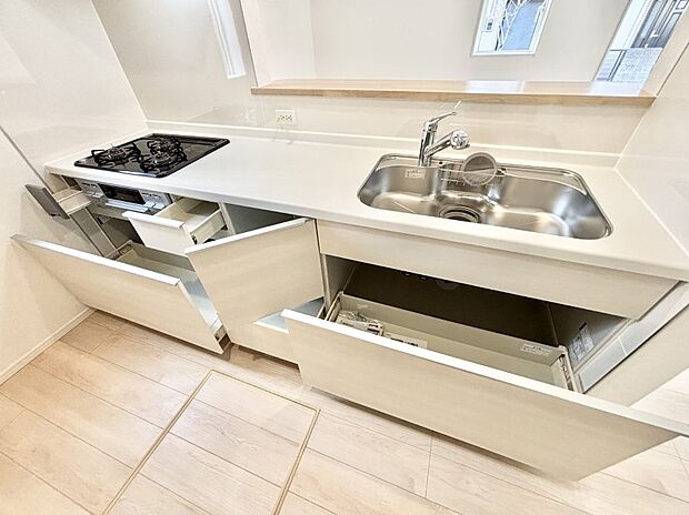 使いやすさを優先したスライド式収納タイプ！