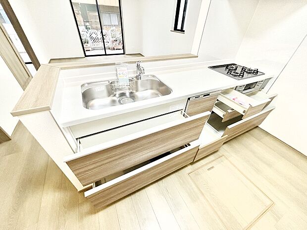 使いやすさを優先したスライド式収納タイプ！