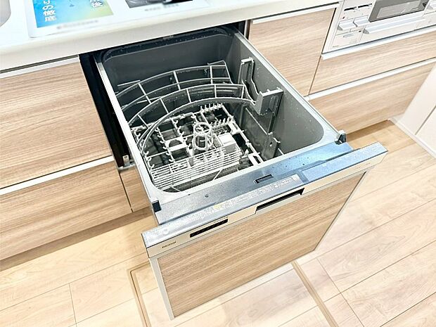 面倒なお片づけは食洗機にお任せ！家事の負担が減って、時間にも気持ちにもゆとりができます。