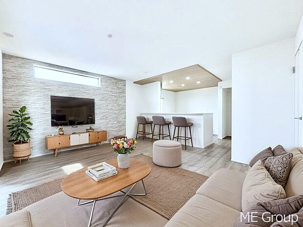 家族の和やかな会話が聞こえてきそう。開放感のあるリビングです。※家具はCGです