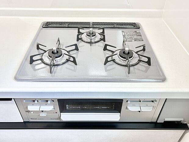 ガスコンロはSiセンサー搭載。火力調節や焦げ付き・消し忘れも防いでくれます。