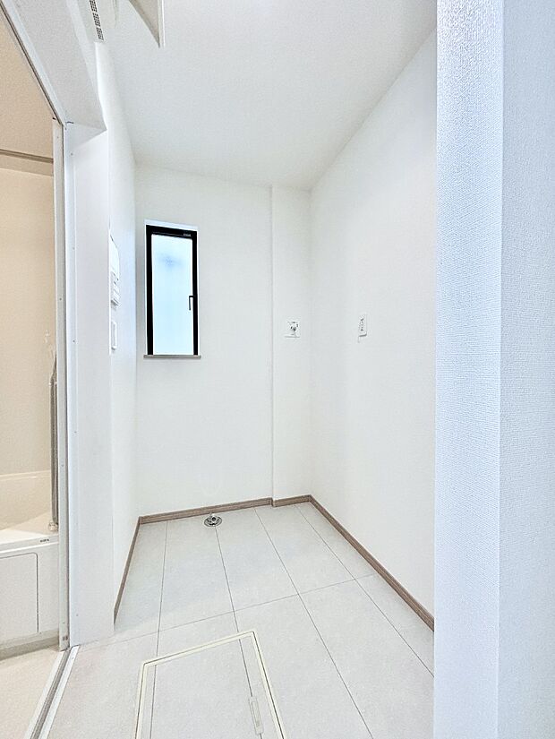 広々とゆとりのあるランドリースペース。  