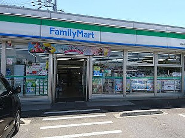 コンビニ 800m ファミリーマート 新座石神一丁目店
