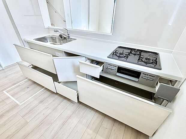 使いやすさを優先したスライド式収納タイプ！