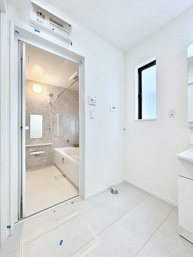 広々とゆとりのあるランドリースペース。  