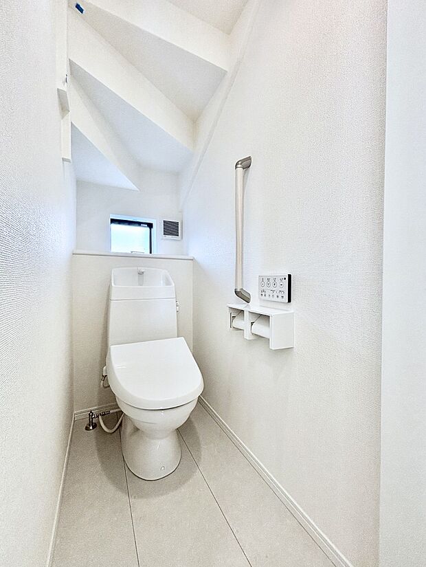 トイレは1階と2階それぞれに配置されていてとても便利です。 