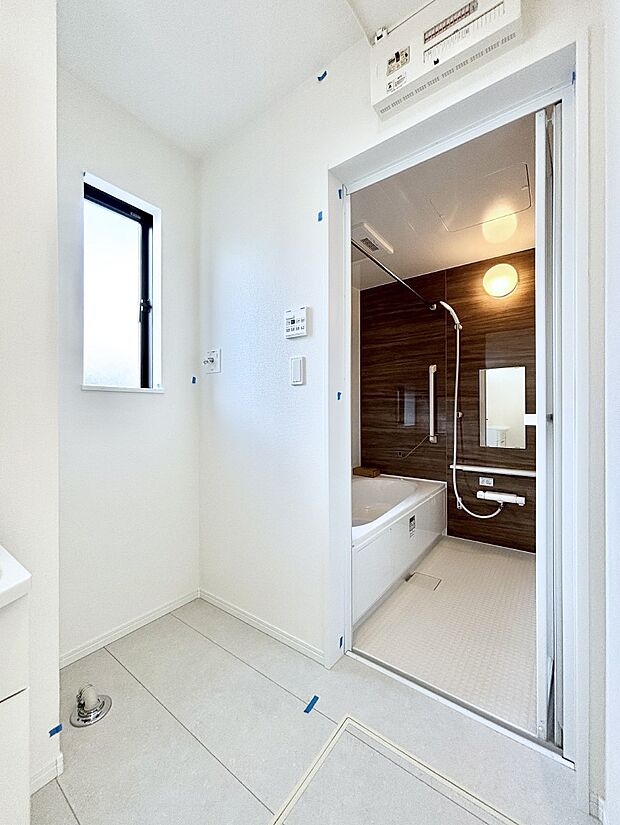 広々とゆとりのあるランドリースペース。  