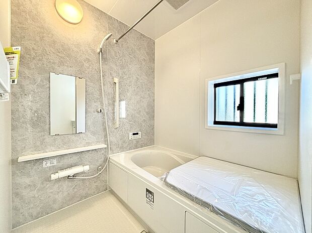 落ち着いた雰囲気でゆっくりお寛ぎいただけるバスルーム