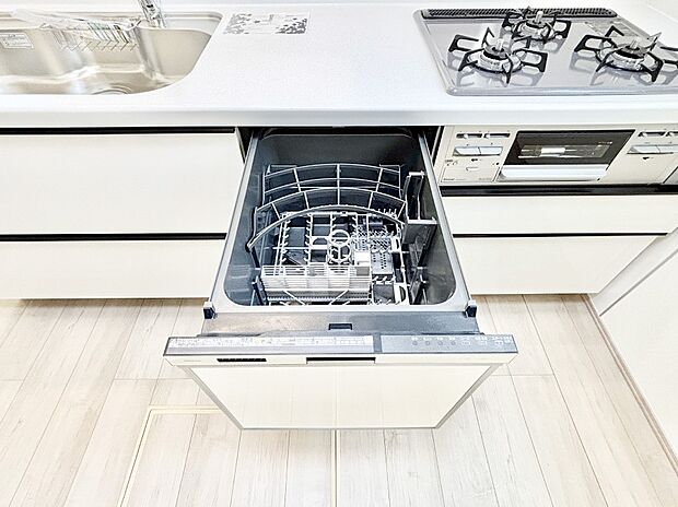 面倒なお片づけは食洗機にお任せ!家事の負担が減って、時間にも気持ちにもゆとりができます。