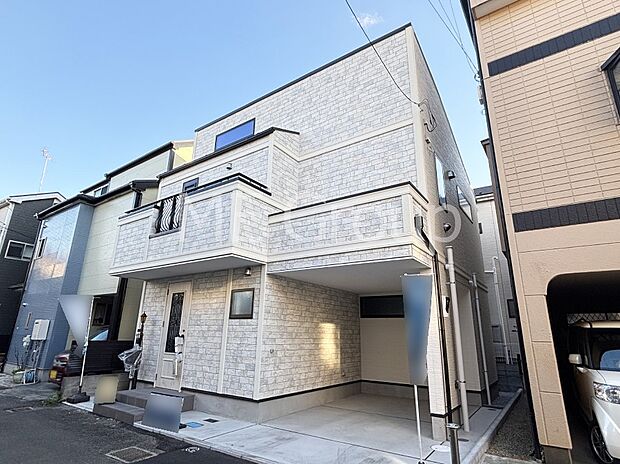 溢れる陽光でご家族の笑顔も輝く