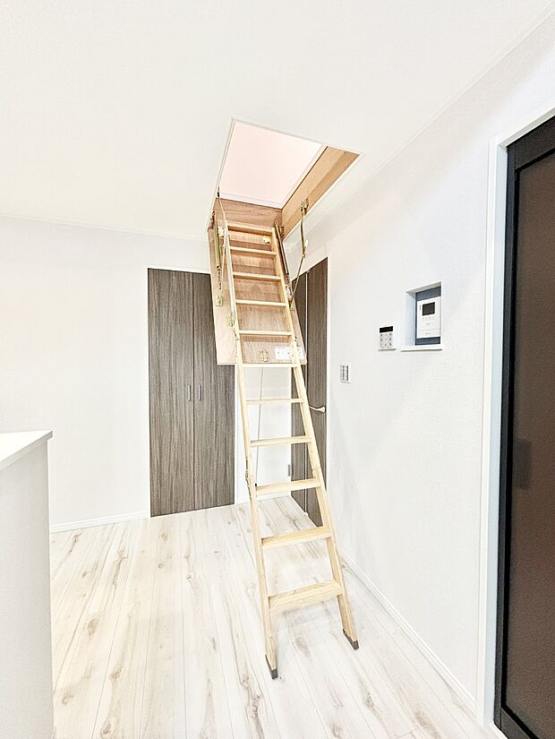 7.7帖の小屋裏収納付き