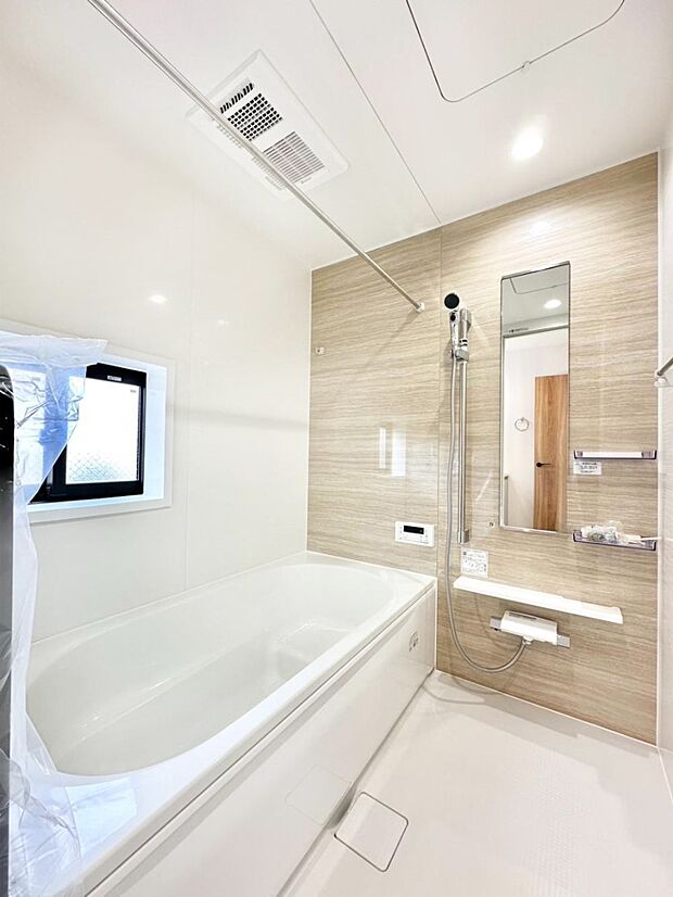 落ち着いた雰囲気でゆっくりお寛ぎいただけるバスルーム