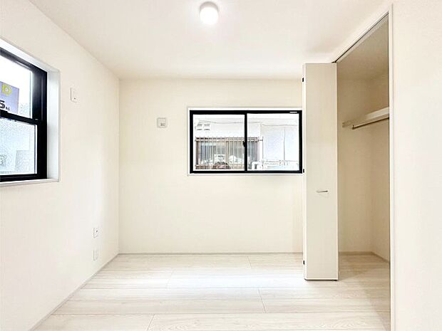 子供部屋にもおすすめな収納スペースたっぷりの居室