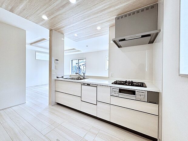広々とした使い勝手の良いキッチンで日々のお料理も楽しくなりそう