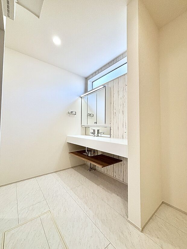 広々とゆとりのあるランドリースペース。