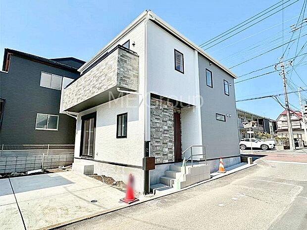 洗練された外観、上質な住空間が広がる室内は永く安心して過ごせる住居です。