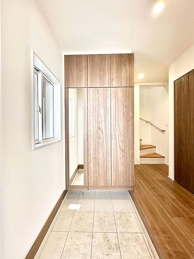 家族の帰宅やお客様をあたたかく迎える玄関