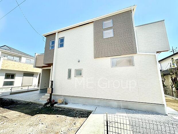 洗練された外観、上質な住空間が広がる室内は永く安心して過ごせる住居です。