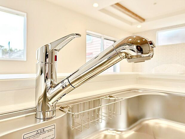 いつでも清潔なおいしいお水を。一つの水栓で水道水と浄水を使い分け。